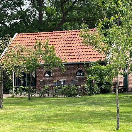 Landelijk Gelegen Huisje Op Erf Veeningen Exterior photo