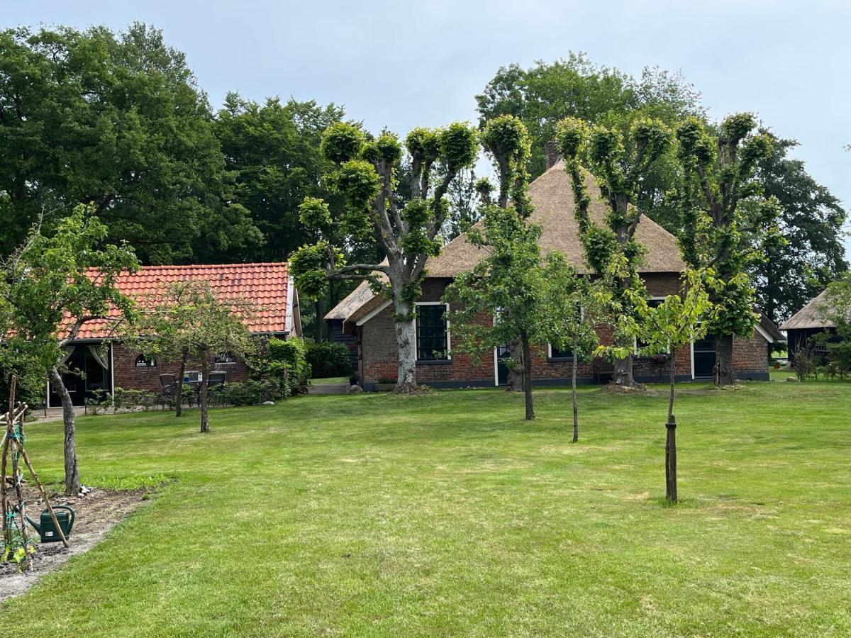 Landelijk Gelegen Huisje Op Erf Veeningen Exterior photo